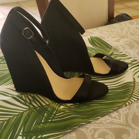 Imagine VinceCamuto 7 1/2 M I M Lessli - Picture 3 of 4